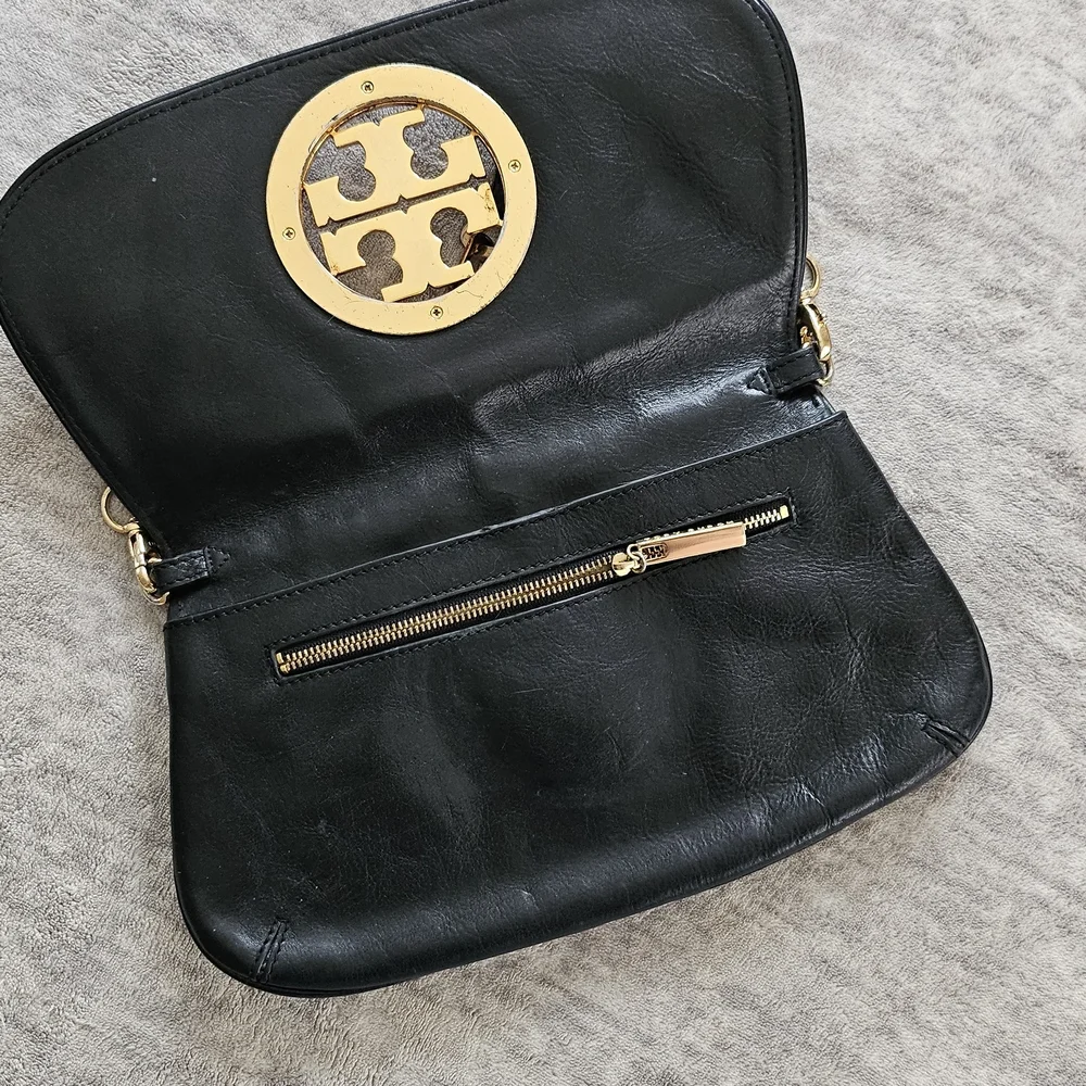 Tory Burch Black Leather Shoulder Bag with Gold Logo and Chain